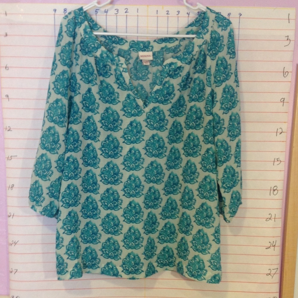 MERONA open V front top blouse, nice design sz XL